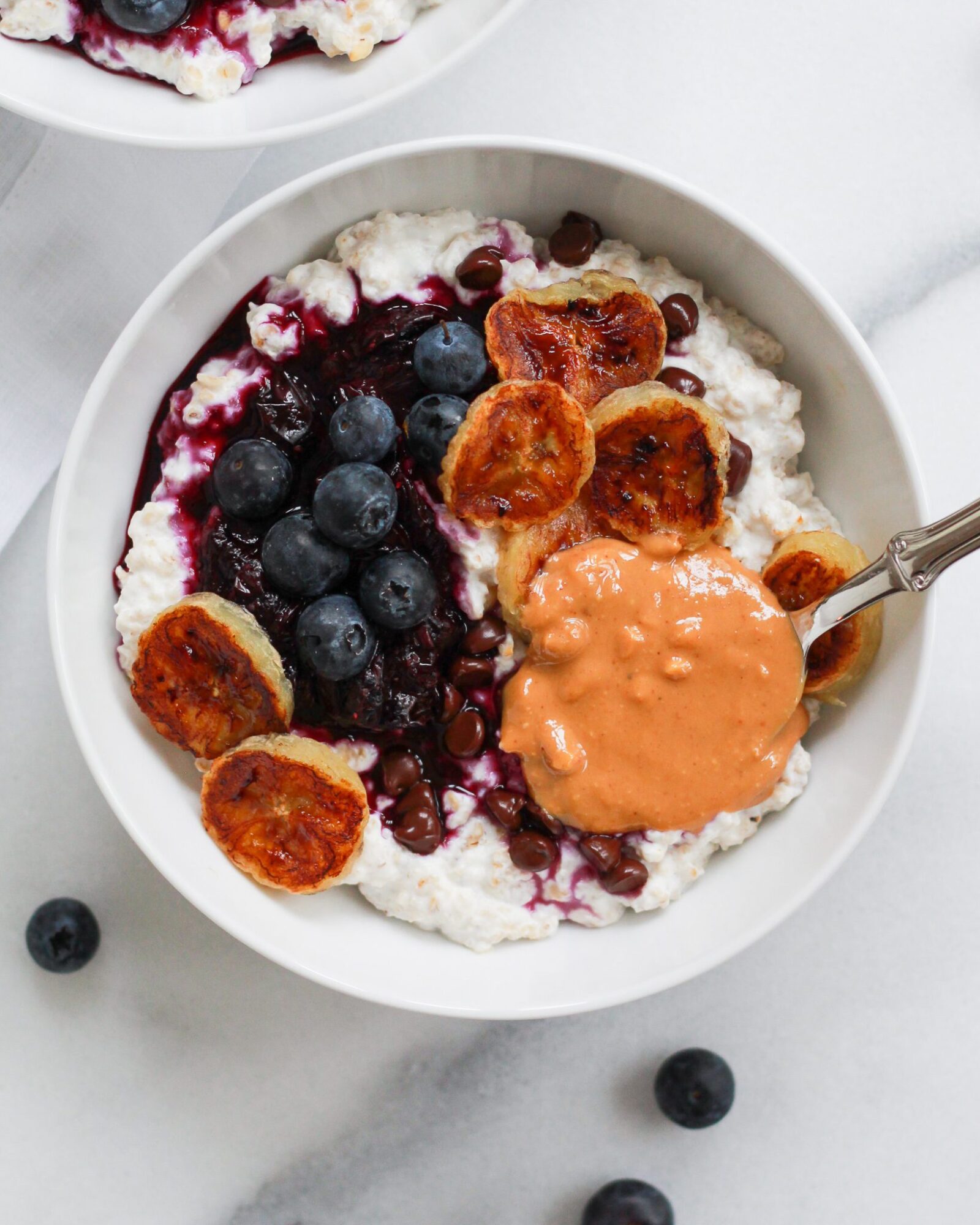 Best Oatmeal with Yogurt and Toasted Almonds Recipe - How To Make