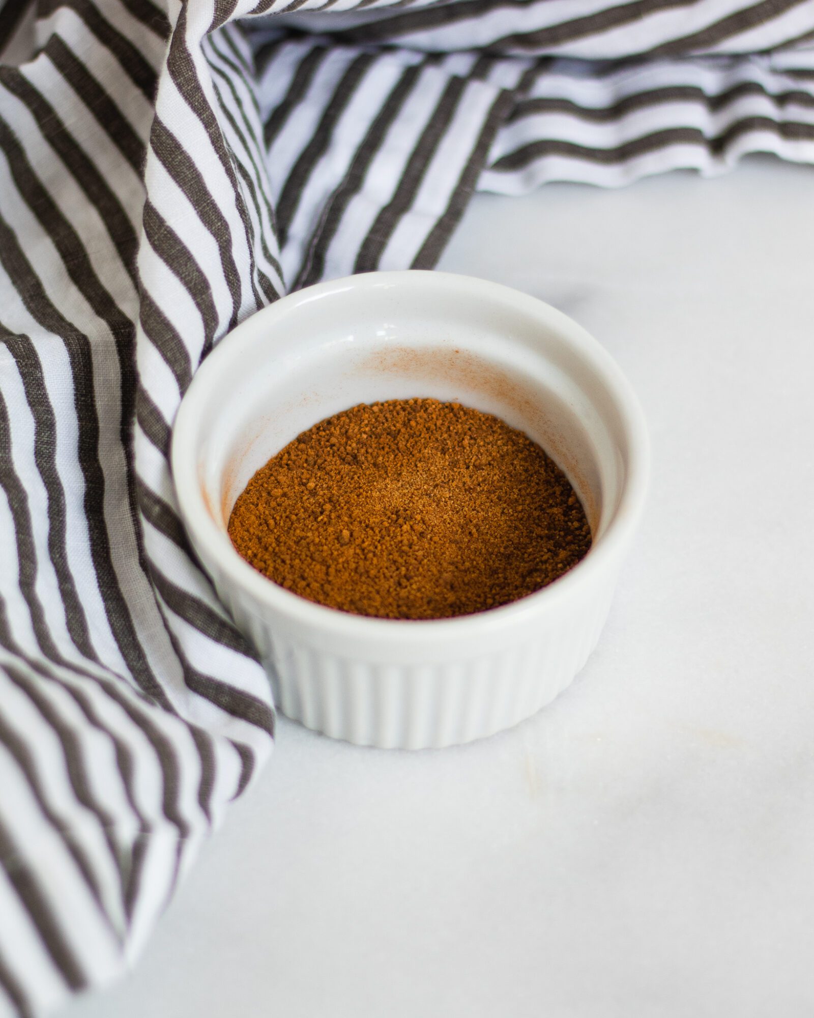 cinnamon sugar in container