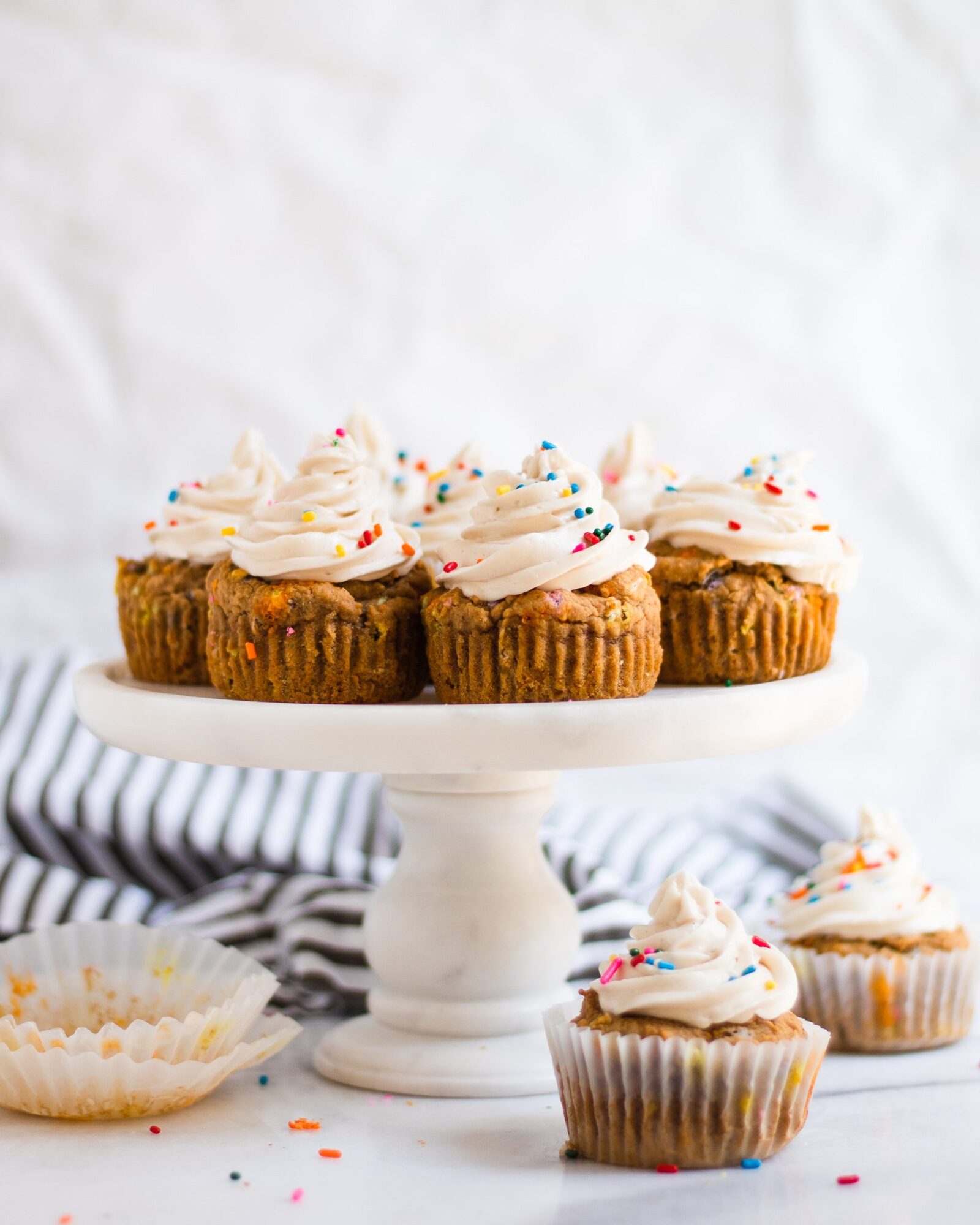 Paleo Pumpkin Cake with Cinnamon-Vanilla Frosting | Paleo Newbie