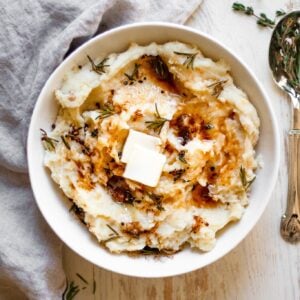 bowl of mashed potatoes