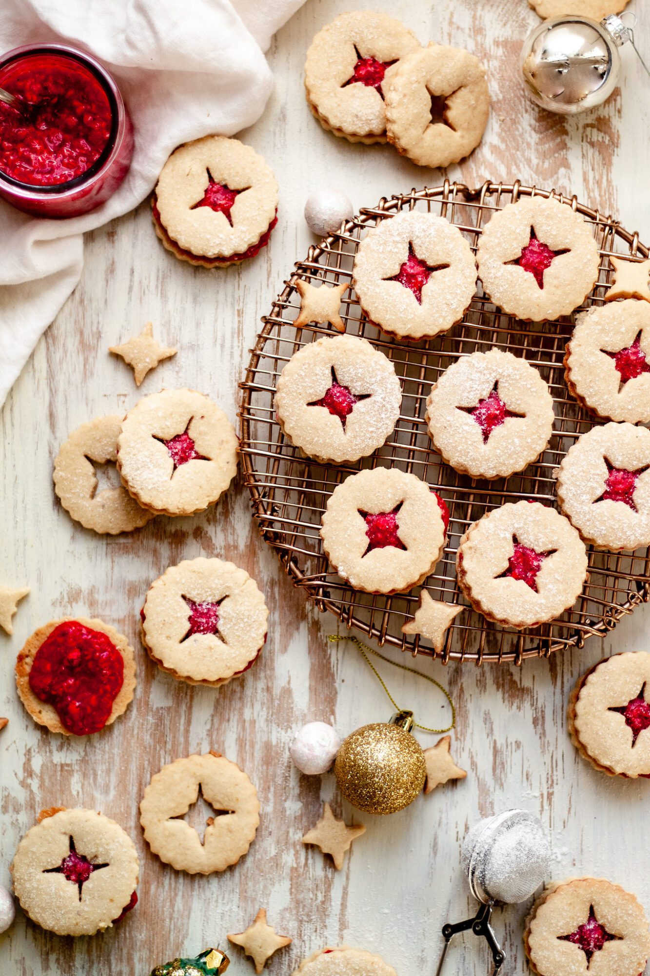 holiday vegan Linzer cookies