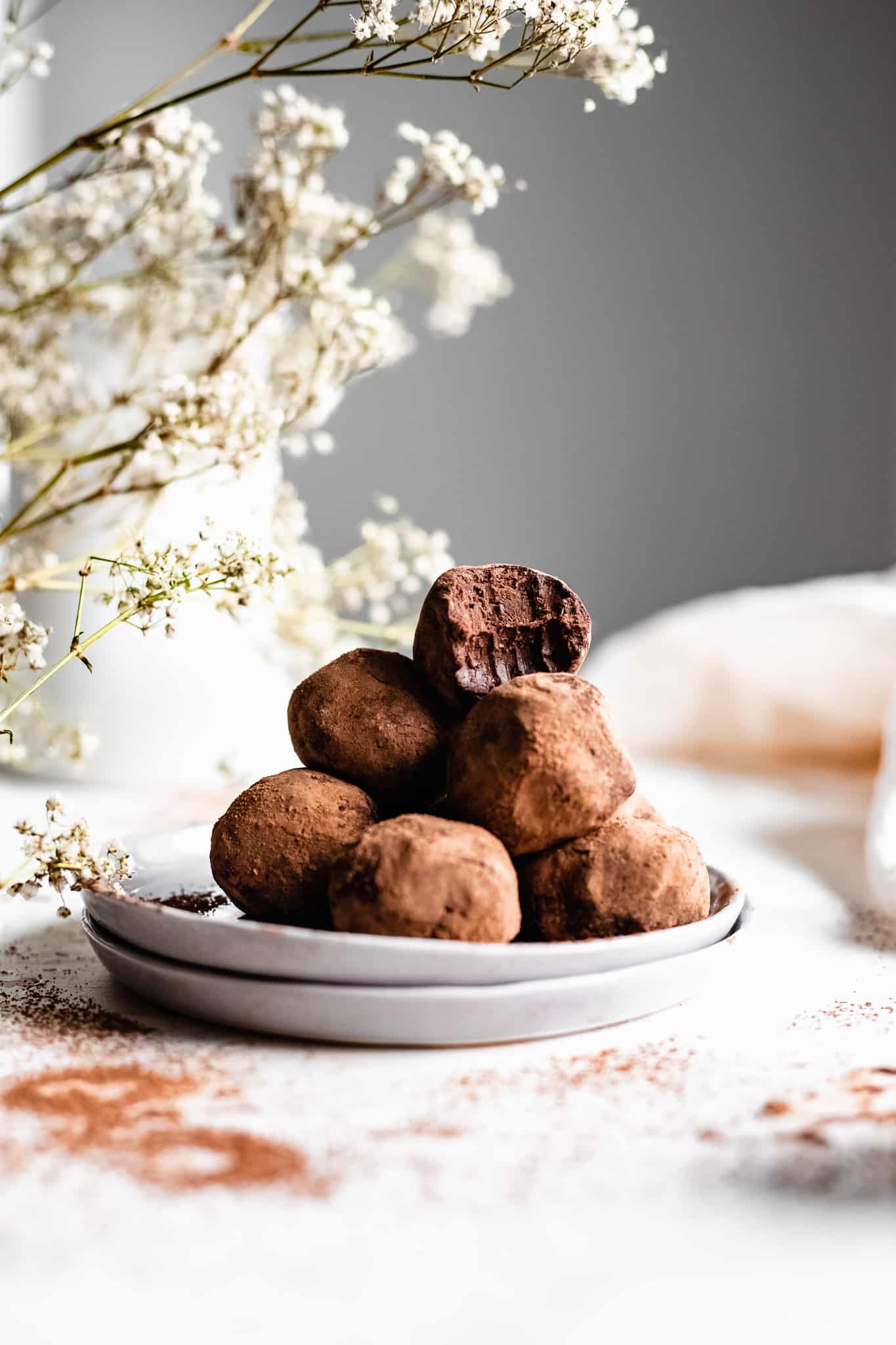 Healthy Vegan Chocolate Truffles Recipe (EASY) The Banana Diaries
