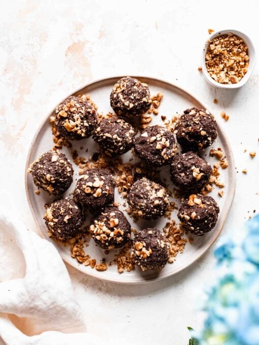 Chocolate Hazelnut No Bake Energy Bites The Banana Diaries