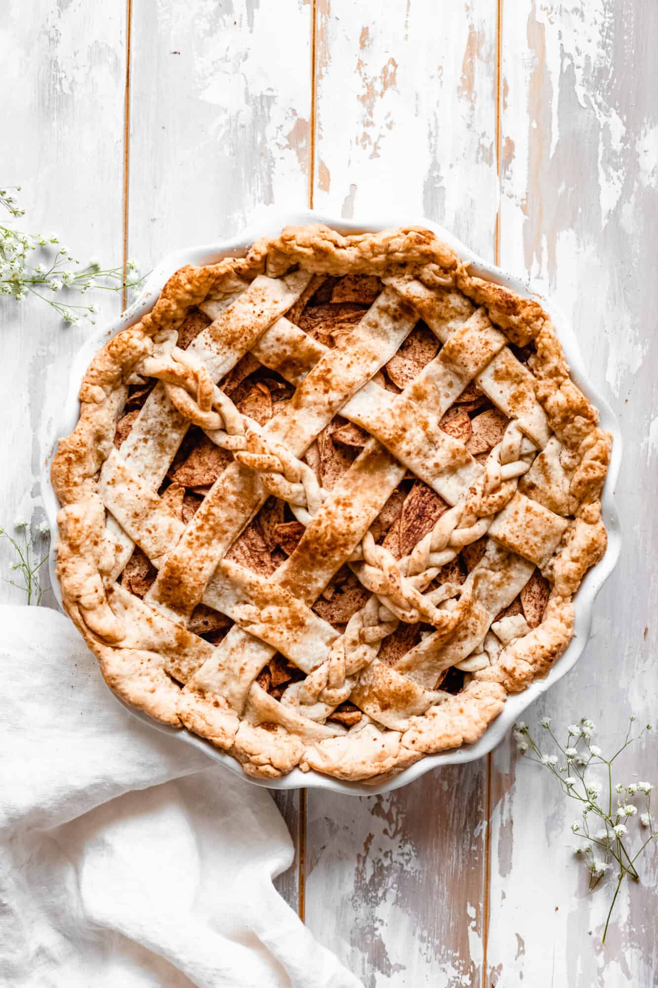 The BEST Homemade Healthy Apple Pie | The Banana Diaries