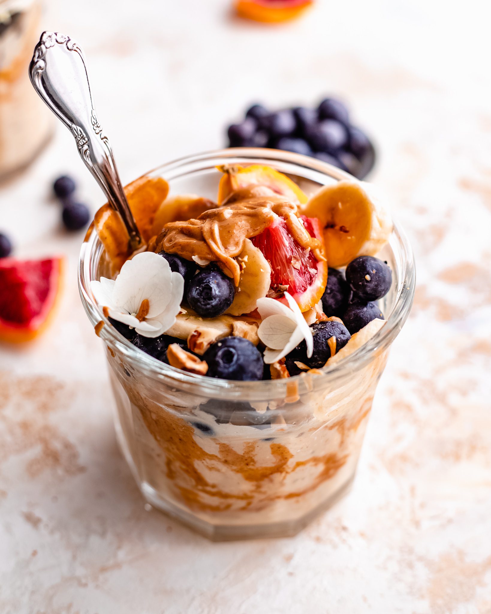 Berry Overnight Oats - The Clean Eating Couple