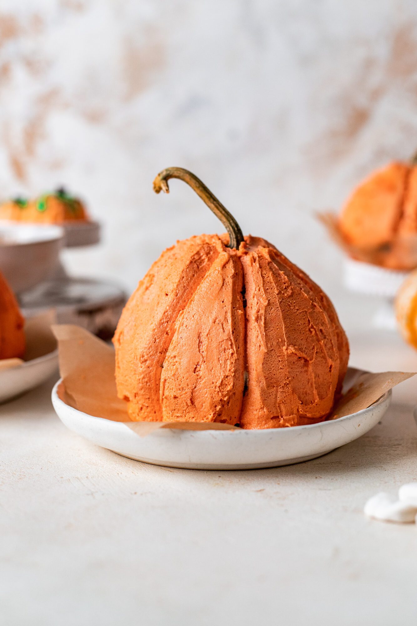 Easy Mini Pumpkin Cakes (Vegan + Gluten Free!)