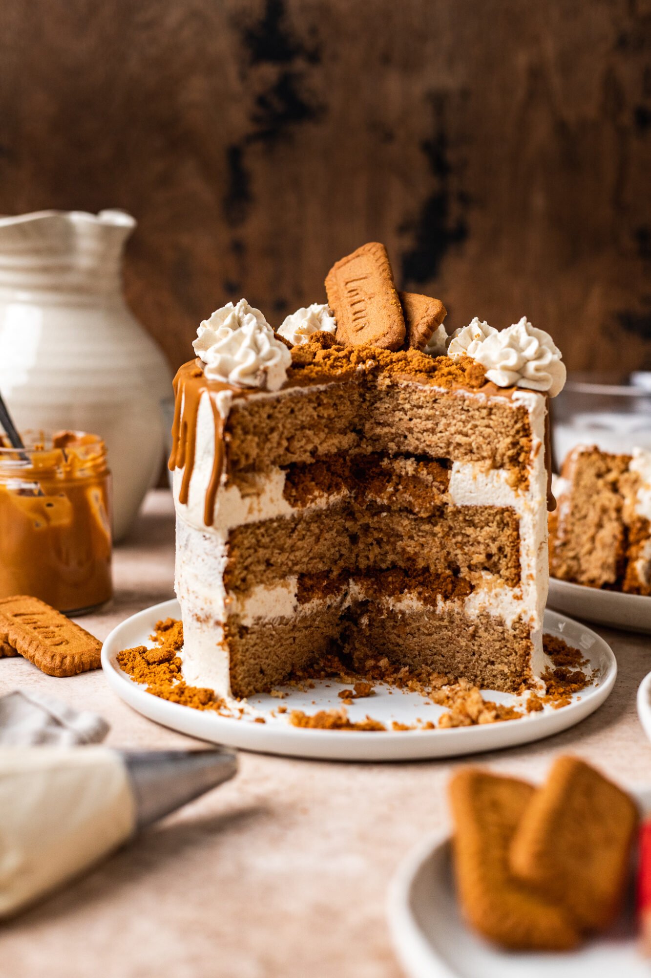 Lotus Biscoff Cake with Cookies