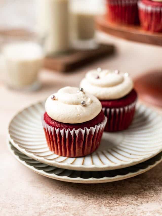 Best Vegan Red Velvet Cupcakes with Cream Cheese Frosting | The Banana ...