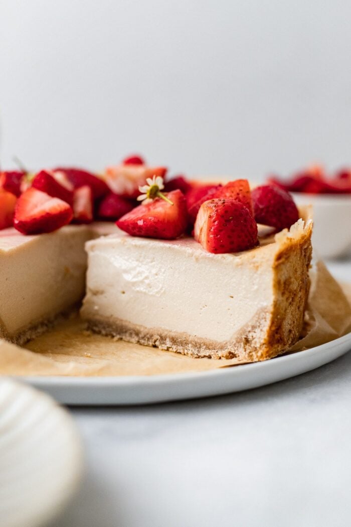 Rich & Creamy Classic Vegan Cheesecake (EASY! No Tofu, No Cashews