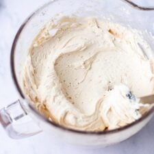 Quick &amp; Easy Vegan Buttercream Frosting (4 Ingredients!)