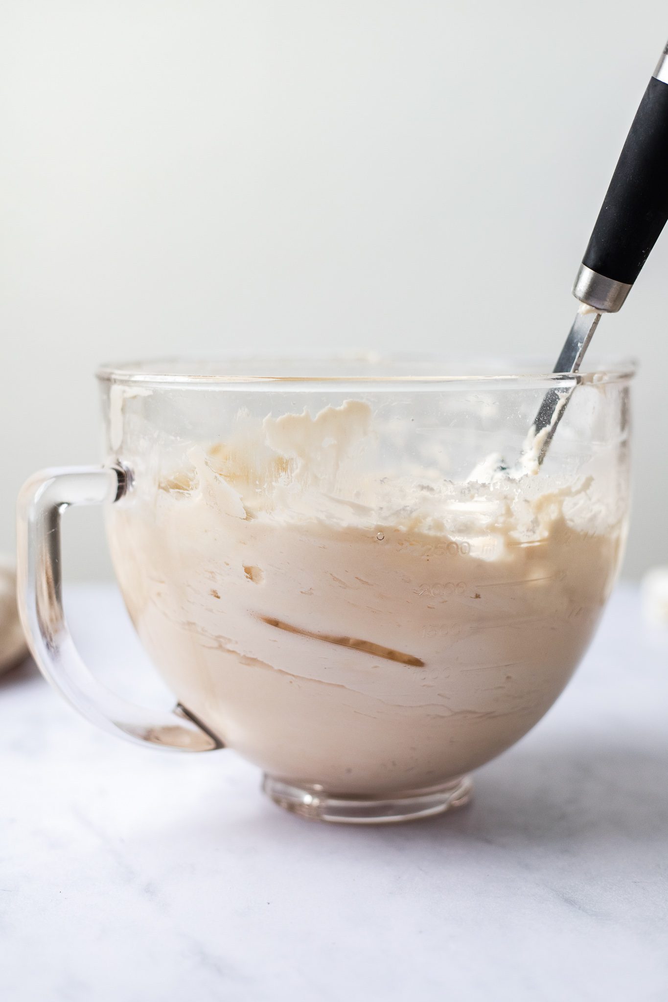 Quick & Easy Vegan Buttercream Frosting (4 Ingredients) The Banana