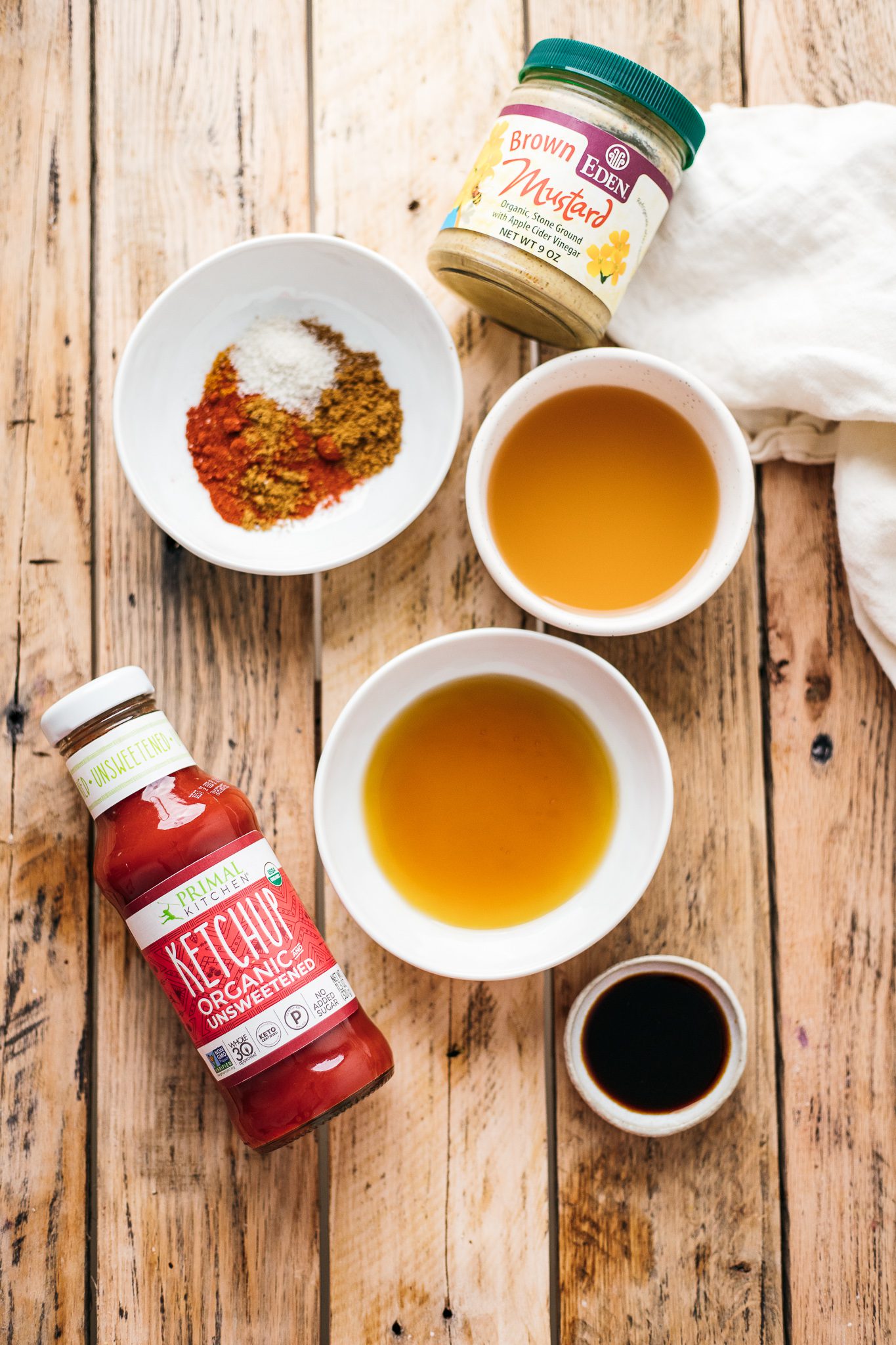 2 Minute Vegan BBQ Sauce Recipe (So Easy!) The Banana Diaries