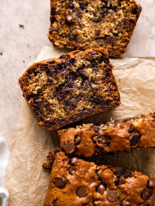 Moist & Fluffy Vegan Banana Bread Recipe (Gluten Free!) | The Banana ...