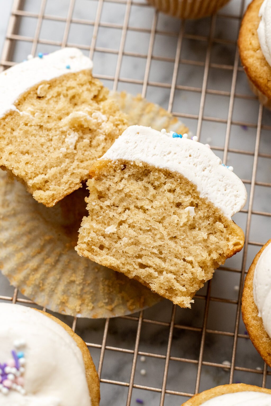 One Bowl Perfect Vegan Vanilla Cupcakes- Keeps moist for 4 days! | The