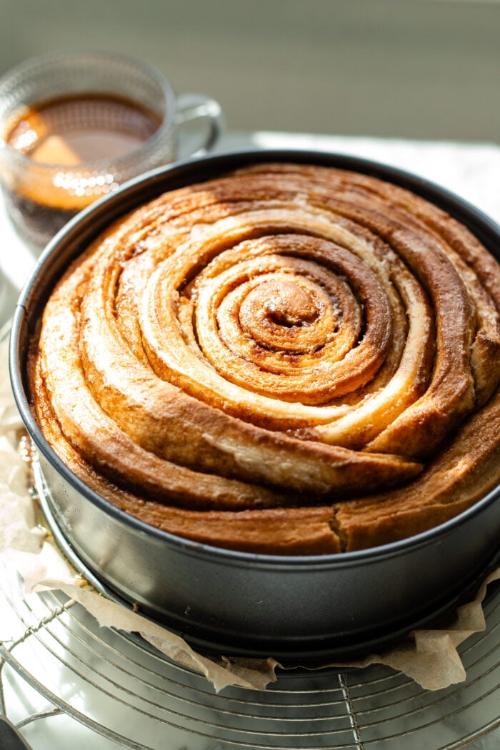 baked cinnamon roll cake