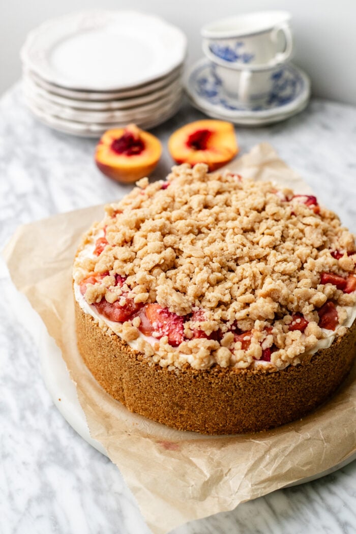 peach cobbler cheesecake before slicing