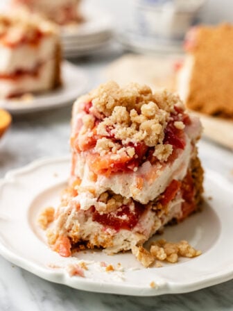 sliced no bake peach cobbler cheesecake