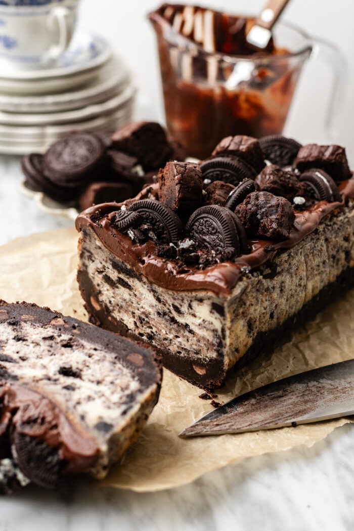 sliced oreo basque cheesecake
