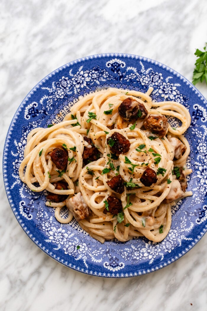 plated vegan carbonara