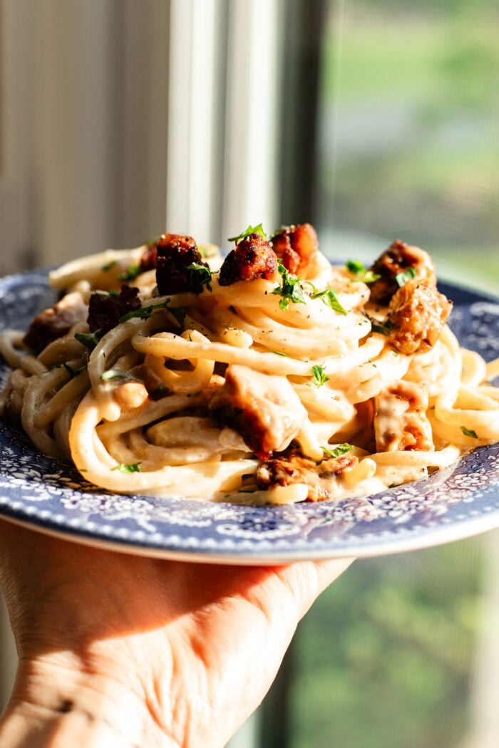 close up of vegan carbonara