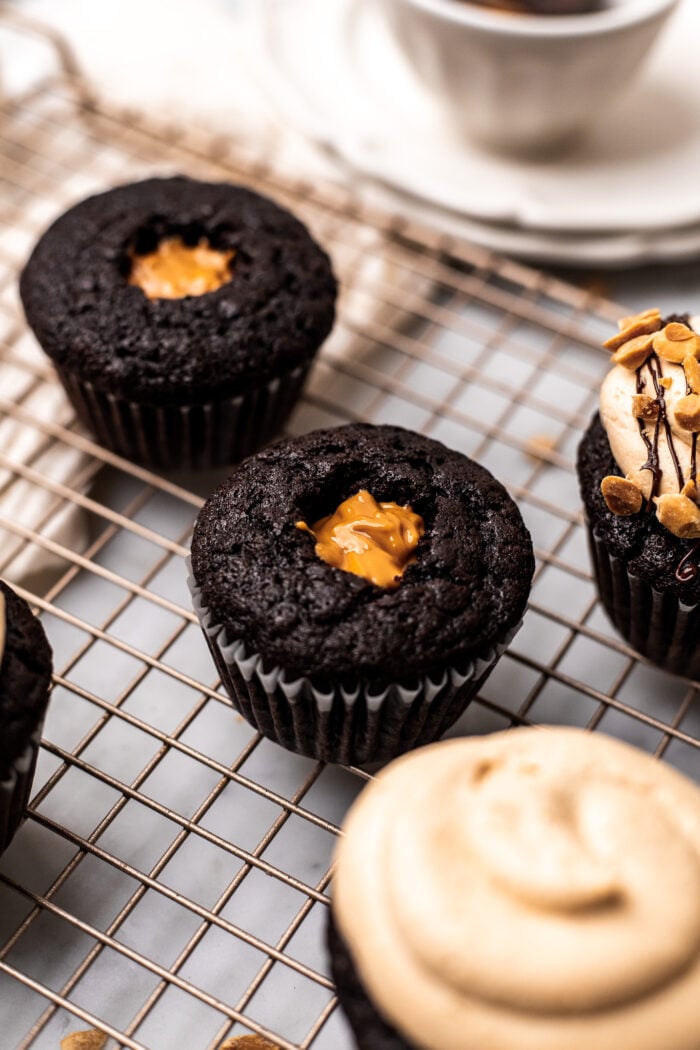 filled cupcakes 