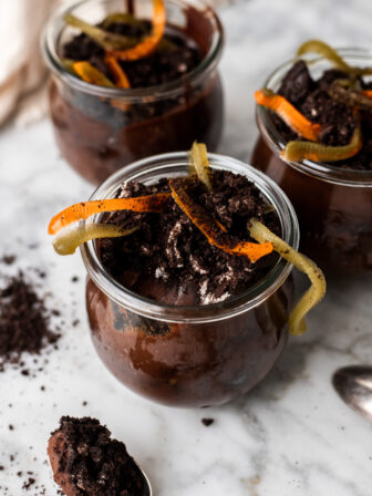 cups of vegan dirt pudding