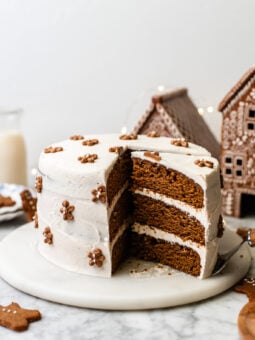 sliced gingerbread cake