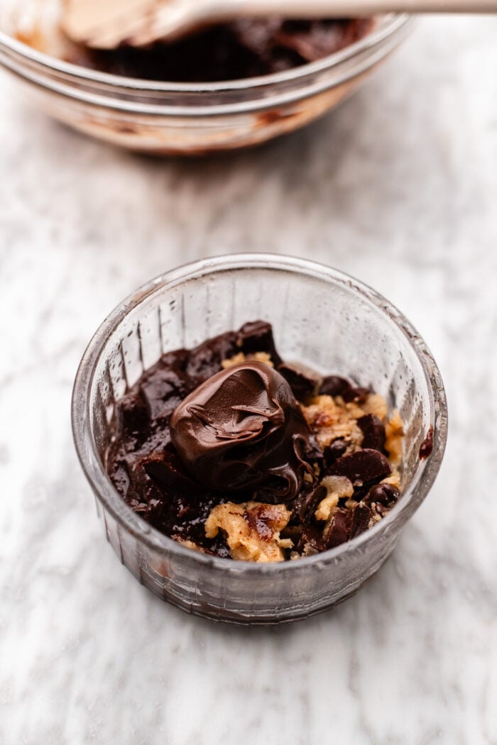 assembling the individual cookie pie