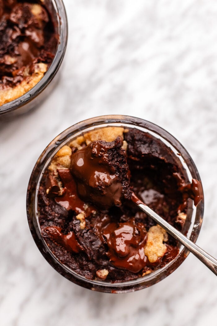 scooped brookie cookie pie on marble table