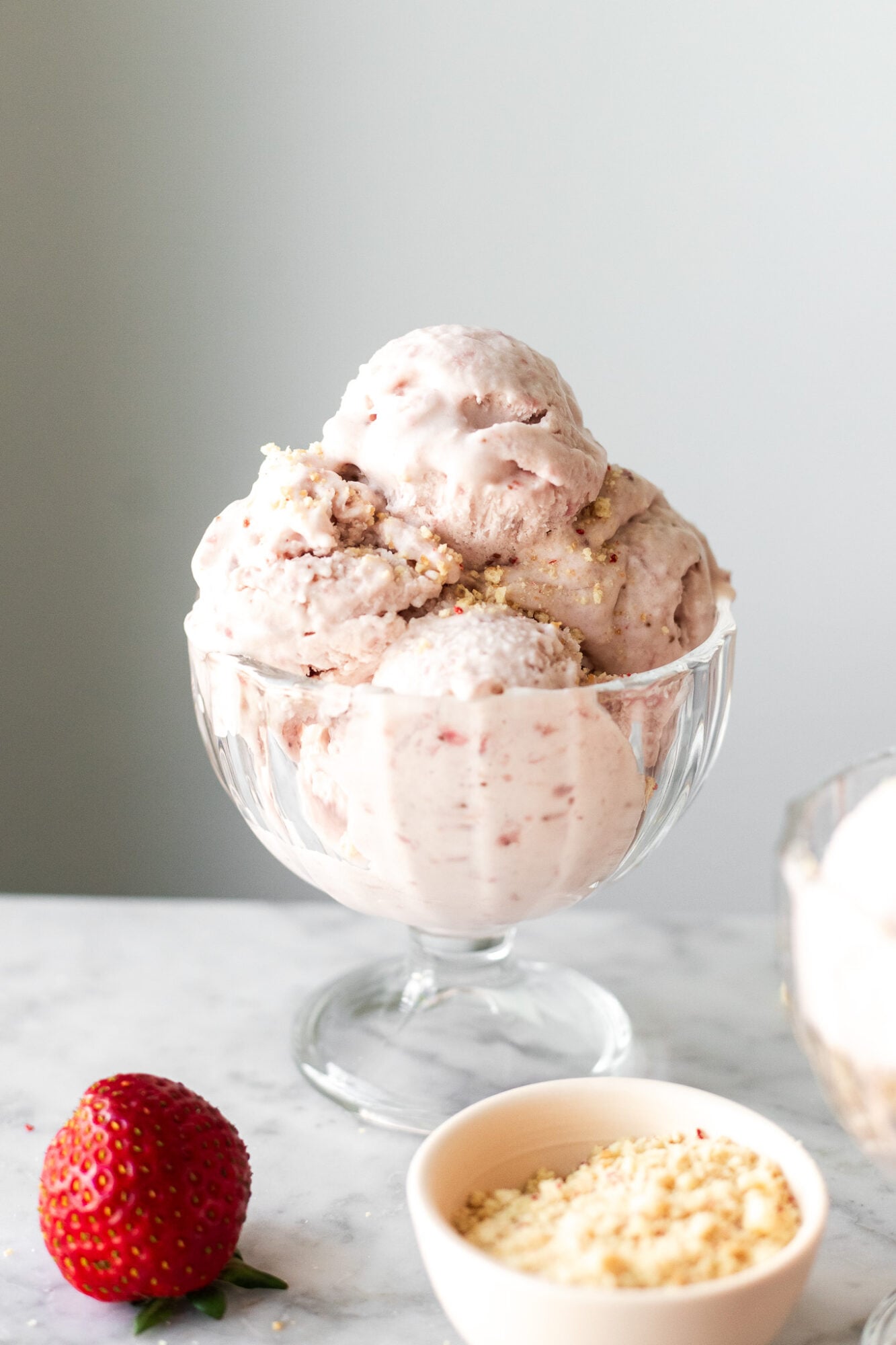 4 Ingredient Creamy Vegan Strawberry Ice Cream | The Banana Diaries
