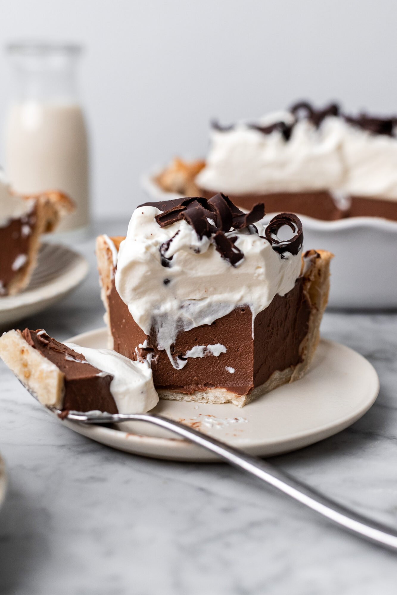 6 Ingredient Easy Vegan Chocolate Cream Pie No tofu no nuts! The